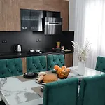 Apartment Golden View *