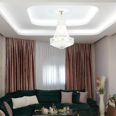 Golden View Apartment
