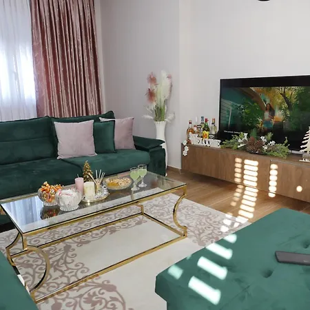 Golden View Apartment